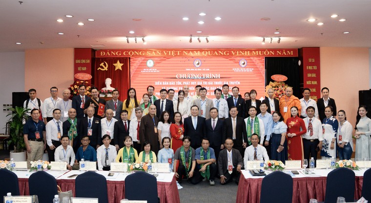 Bảo tồn và phát huy giá trị văn hóa, bản sắc của nền y học cổ truyền Việt Nam ảnh 22