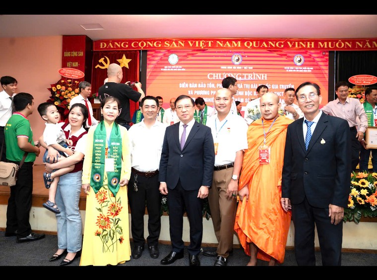 Bảo tồn và phát huy giá trị văn hóa, bản sắc của nền y học cổ truyền Việt Nam ảnh 21