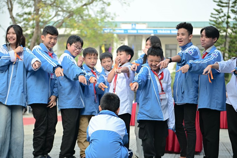 Tô cam 2025: Hơn 1.500 học sinh cùng nói "không" với định kiến giới và bạo lực trực tuyến ảnh 4