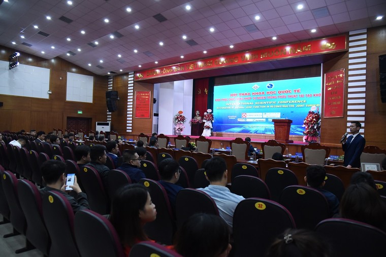 Việt Nam đang chứng kiến bước tiến mạnh mẽ trong lĩnh vực nội soi, thay khớp ảnh 3