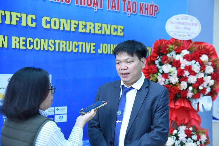 Việt Nam đang chứng kiến bước tiến mạnh mẽ trong lĩnh vực nội soi, thay khớp ảnh 8