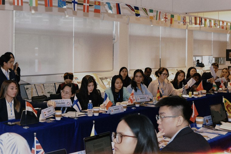 Đối thoại toàn cầu về đạo đức công nghệ thần kinh: Dấu ấn sinh viên gốc Việt tại Hội nghị Mô phỏng UNESCO ở Hong Kong ảnh 1