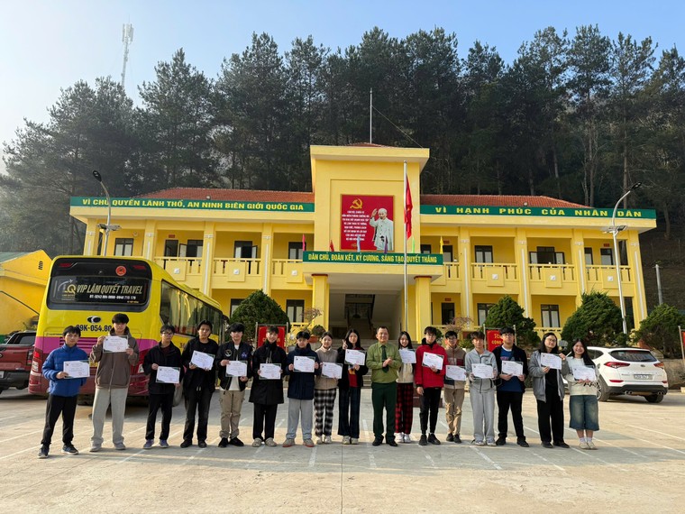 Chương trình thiện nguyện "Tiết học biên cương - Thắm tình biên giới" giàu ý nghĩa tại Chiềng On, Sơn La ảnh 3