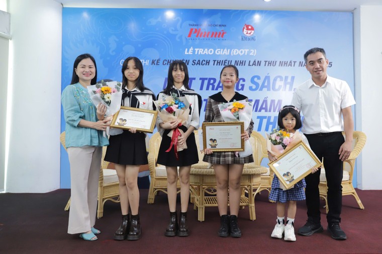 Báo Phụ nữ TP HCM cùng các em nhỏ tạo ra những giá trị từ sách ảnh 4