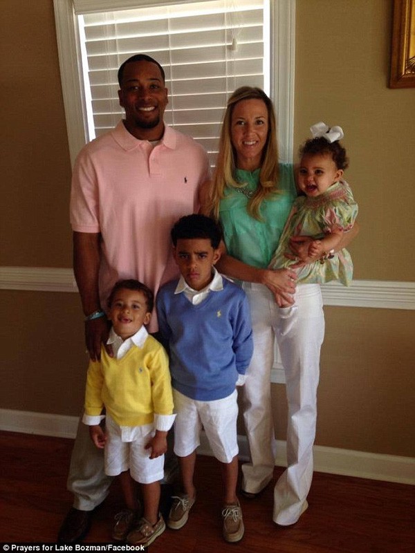 Lặng người trước hình dáng mờ ảo của con trai chết vì ung thư trong ảnh cưới của mẹ ảnh 2