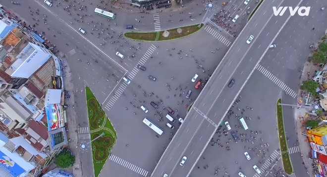 Quang Vinh khám phá hai mặt đối lập của Sài Gòn ảnh 9