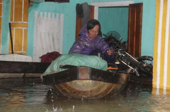Mưa lớn 4 ngày, trung tâm Quảng Nam ngập sâu ảnh 2