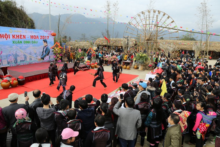 Du xuân, trẩy hội khèn, hoa tại Fansipan Legend ảnh 2