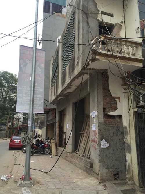 Hà Nội: Những ngôi nhà “kỳ dị” lại tiếp tục mọc lên ảnh 1
