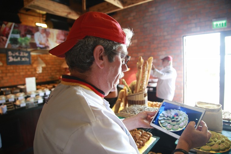 Đầu bếp Bà Nà Hills 'trổ tài' với 12 đầu bếp quốc tế ảnh 4