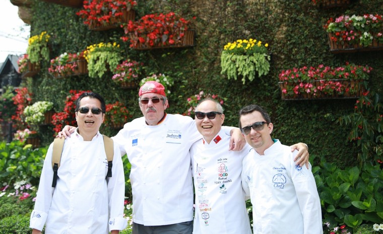Đầu bếp Bà Nà Hills 'trổ tài' với 12 đầu bếp quốc tế ảnh 1