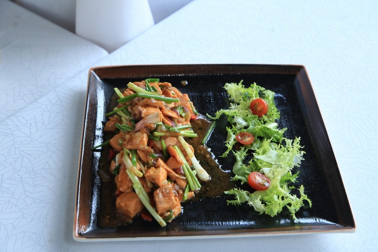 Đầu bếp Bà Nà Hills 'trổ tài' với 12 đầu bếp quốc tế ảnh 3