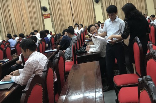 Lãnh đạo Hà Nội yêu cầu điểm danh vì 'ngót' cán bộ dự họp ảnh 1