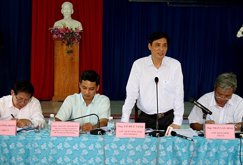 Giám đốc bãi xử lý rác cúi đầu xin lỗi dân vì gây ô nhiễm ảnh 2