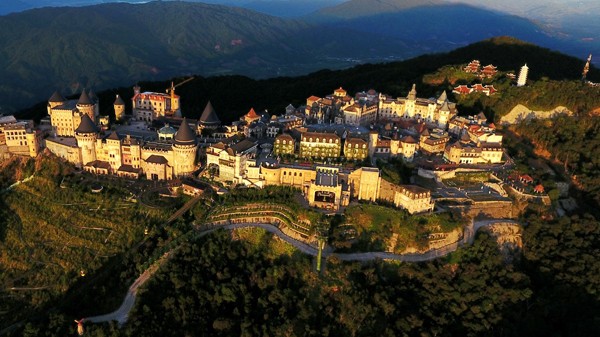 Trao tặng danh hiệu 'Khu du lịch hàng đầu Việt Nam 2017' cho Sun World Ba Na Hills ảnh 4