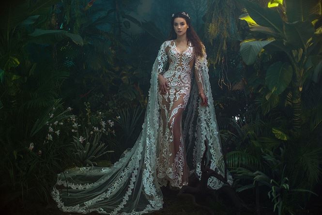 Hồ Ngọc Hà mặc váy xuyên thấu, hoá 'nữ thần' đẹp mê hoặc ảnh 11