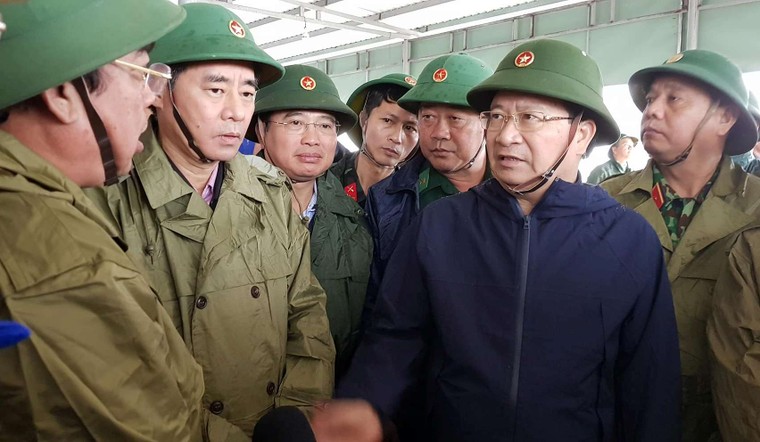 Phó Thủ tướng thị sát, đôn đốc ứng phó bão tại Bạc Liêu ảnh 2