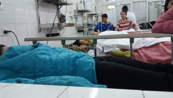 Gia đình 5 người thoát chết: ‘Ôm các con ra được 5 giây, toàn bộ trần nhà tôi đổ sập’ ảnh 3