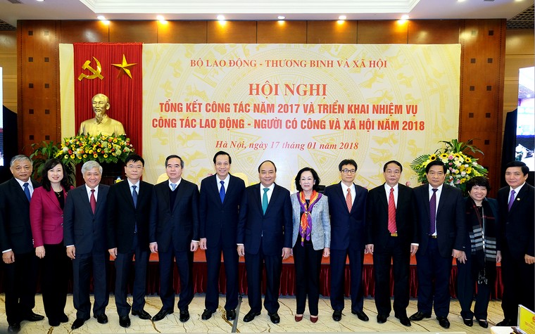  Thủ tướng: Bộ LĐTB&XH là hiện thân lòng nhân văn của một Chính phủ phục vụ ảnh 2