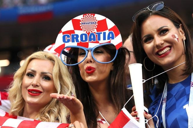 FIFA đề nghị tiết chế cho các ‘bóng hồng’ nóng bỏng lên sóng World Cup - ảnh 4