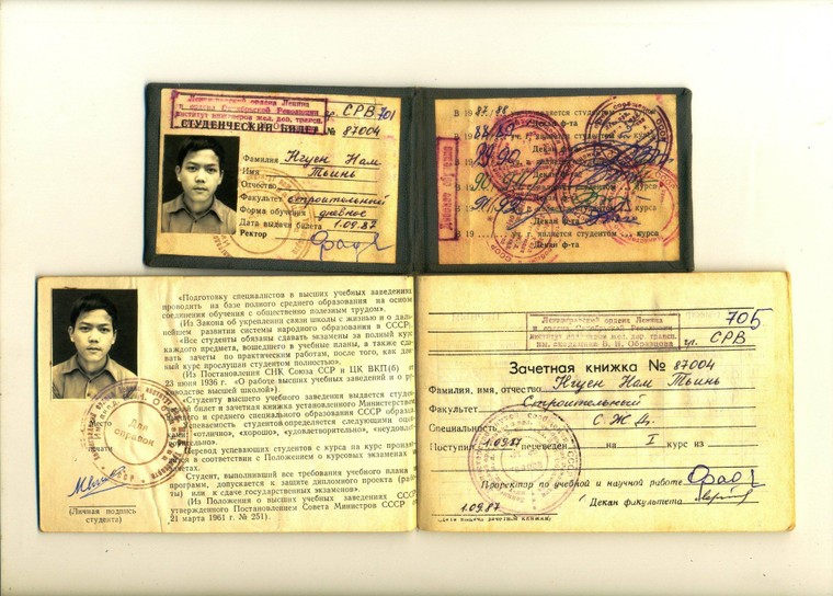 Màu sắc tấm bằng đại học - Màu của thời gian đi qua ảnh 2