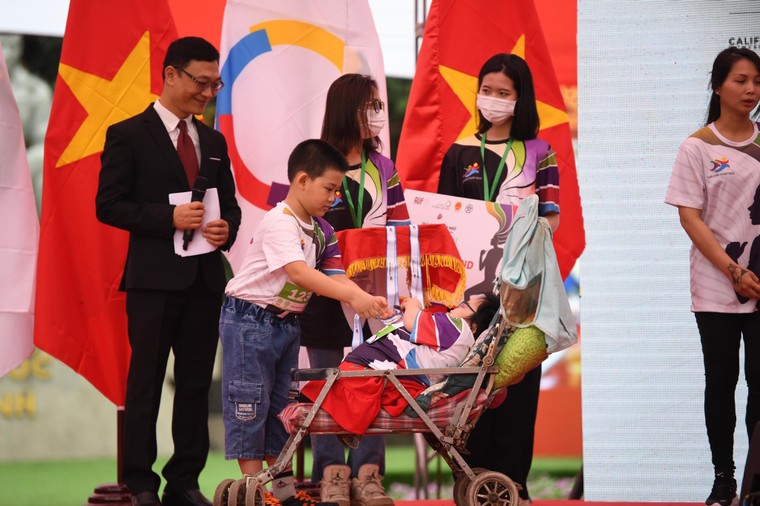 Hơn 1500 vận động viên tại Thủ đô tham gia giải chạy Pháp ngữ 2022 ảnh 1