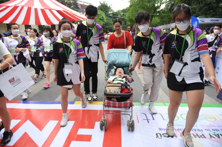 Hơn 1500 vận động viên tại Thủ đô tham gia giải chạy Pháp ngữ 2022 ảnh 13