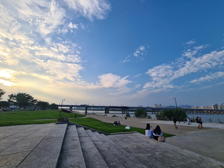 Văn hóa ăn mì sông Hàn của người Seoul ảnh 3