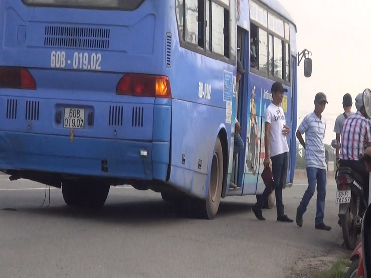 Cận cảnh trò lừa đảo của nhóm giang hồ dọc quốc lộ ảnh 1