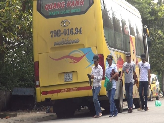 Cận cảnh trò lừa đảo của nhóm giang hồ dọc quốc lộ ảnh 4