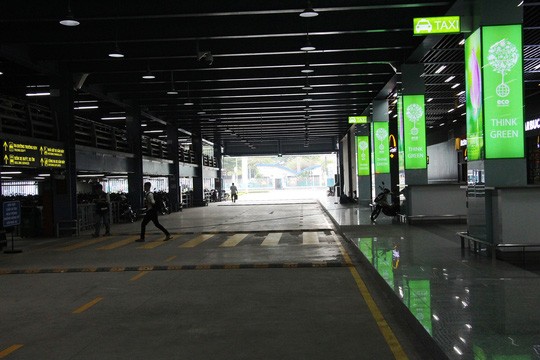 Sân bay Tân Sơn Nhất có nhà xe '5 sao' ảnh 1