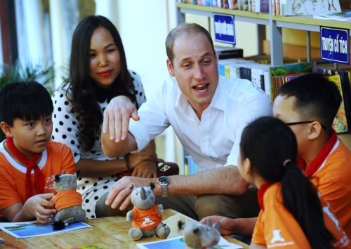 Hoàng tử Anh William muốn lái xe máy trên phố Hà Nội ảnh 1