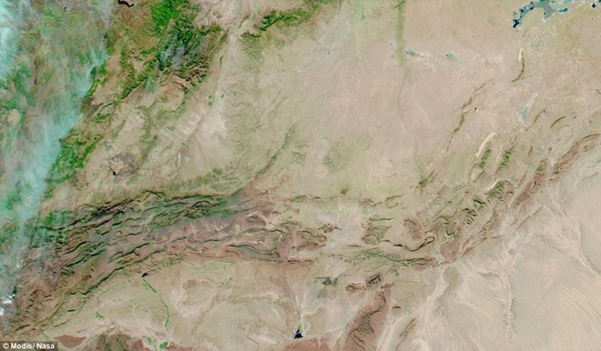 Tuyết rơi ở sa mạc Sahara nhìn từ vũ trụ ảnh 5