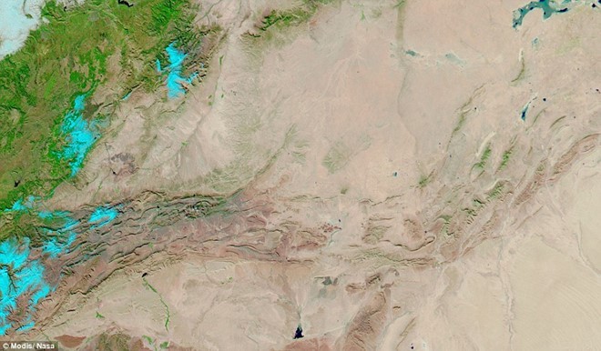Tuyết rơi ở sa mạc Sahara nhìn từ vũ trụ ảnh 6