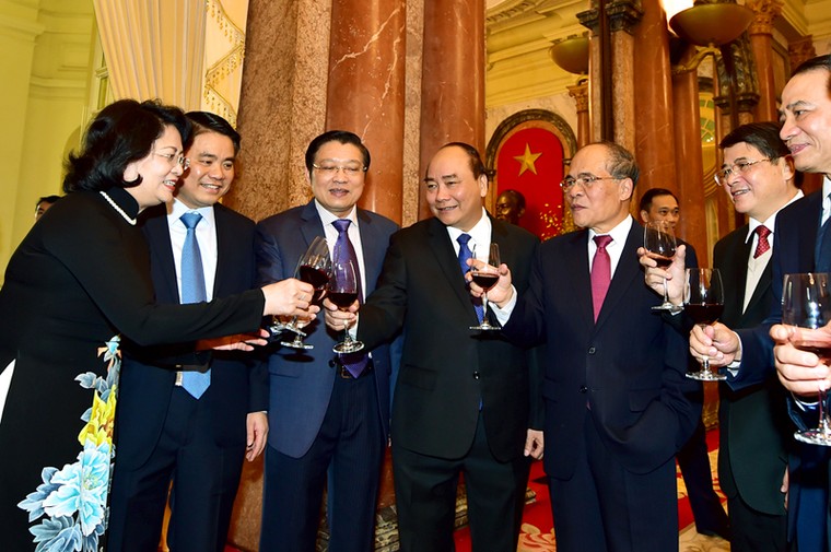 Tổng Bí thư chúc Tết lãnh đạo, nguyên lãnh đạo Đảng, Nhà nước ảnh 1