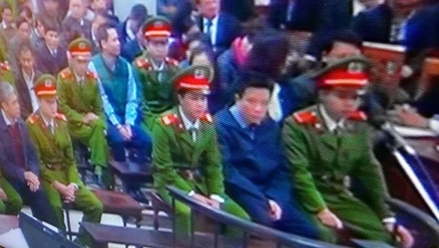 Hà Văn Thắm xuất hiện trước vành móng ngựa ảnh 1