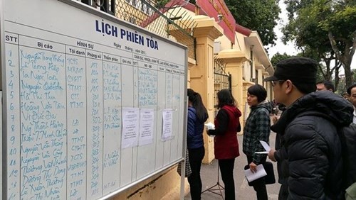 Hà Văn Thắm xuất hiện trước vành móng ngựa ảnh 7