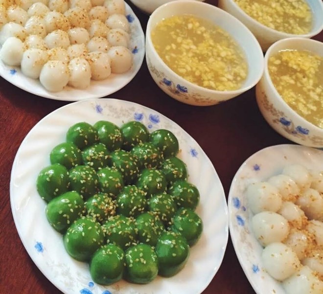 Bột bánh trôi, bánh ngũ sắc bán chạy dịp Tết Hàn thực ảnh 1