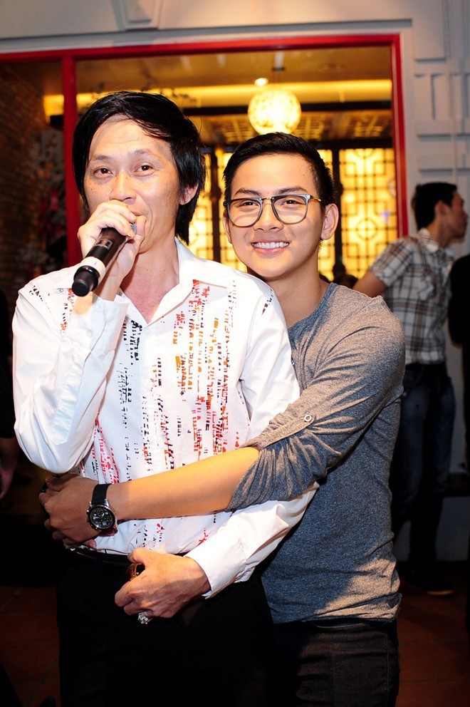 Nghệ sĩ Hoài Linh lần đầu chia sẻ về người con bị tự kỷ ảnh 1