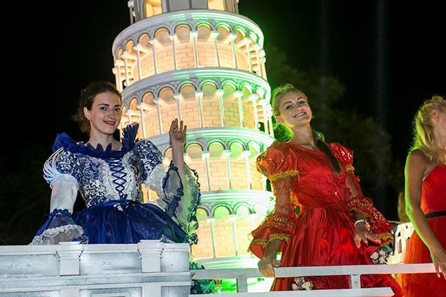 Du khách tiếp tục ”quẩy tưng bừng” tại lễ hội đường phố Đà Nẵng 2017 ảnh 3