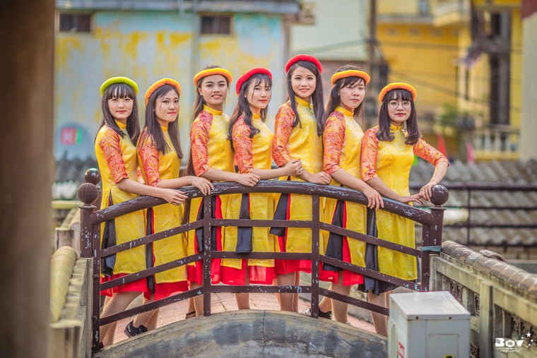 Bộ ảnh kỷ yếu thể hiện tình yêu quê hương đất nước ảnh 7