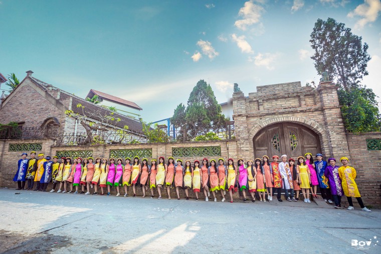 Bộ ảnh kỷ yếu thể hiện tình yêu quê hương đất nước ảnh 2