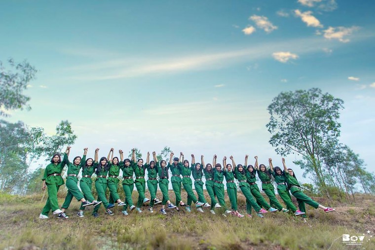 Học sinh Bắc Giang chụp ảnh kỷ yếu với chủ đề Chúng tôi là chiến sĩ ảnh 5