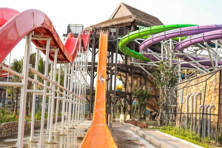 Giải cơn khát giữa hè với Typhoon Water Park Hạ Long ảnh 5