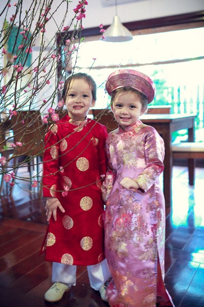 Hồng Nhung: 'Tôi dạy các con cách rung cảm như mình hồi bé' ảnh 1