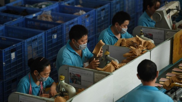 Nhà máy sản xuất giày cho Ivanka Trump bị “tố” đối xử khắc nghiệt với công nhân ảnh 1