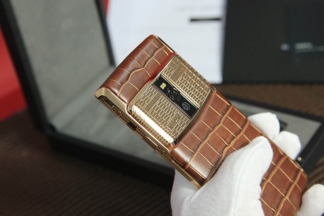 Chiếc Vertu 'độc nhất thiên hạ' xuất hiện ở Việt Nam, giá gần 1 tỷ đồng ảnh 1