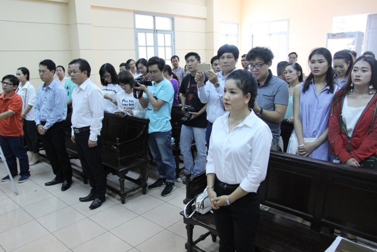 Ngọc Trinh nói gì sau khi thắng kiện Nhà hát kịch TP.HCM ảnh 1