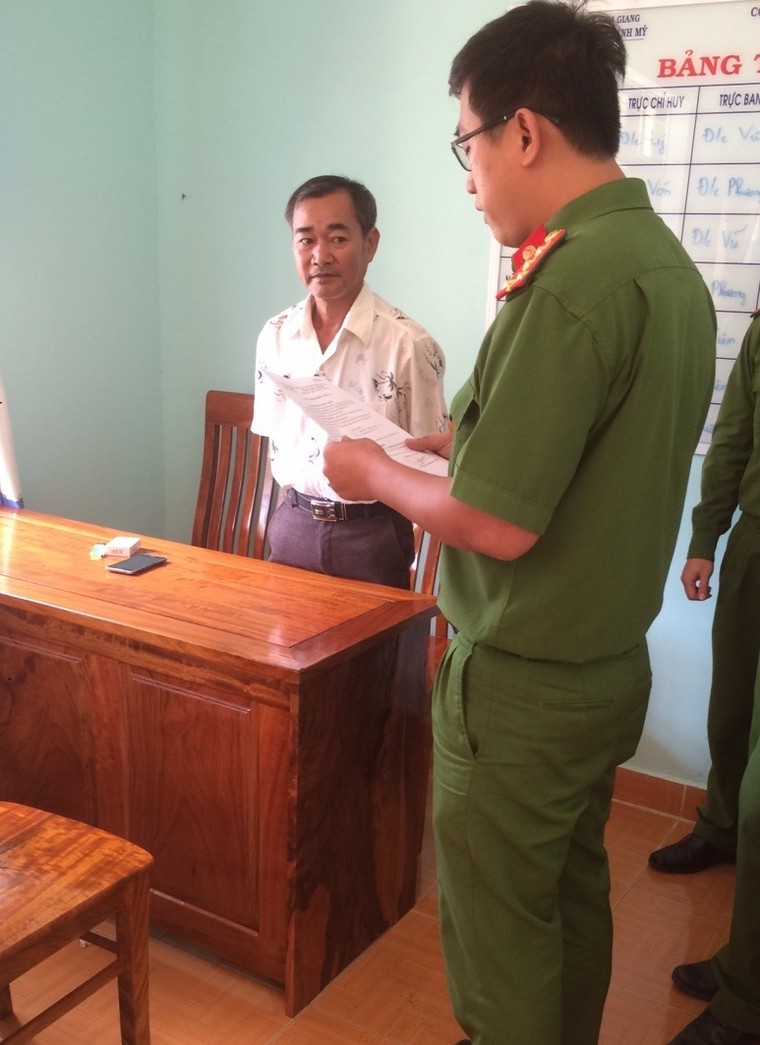 Quảng Nam: Bắt tạm giam thầy giáo dâm ô học sinh ảnh 1