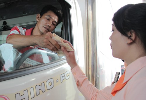 Người dân “cúng lợn” ăn mừng trạm Cai Lậy xả trạm ảnh 2